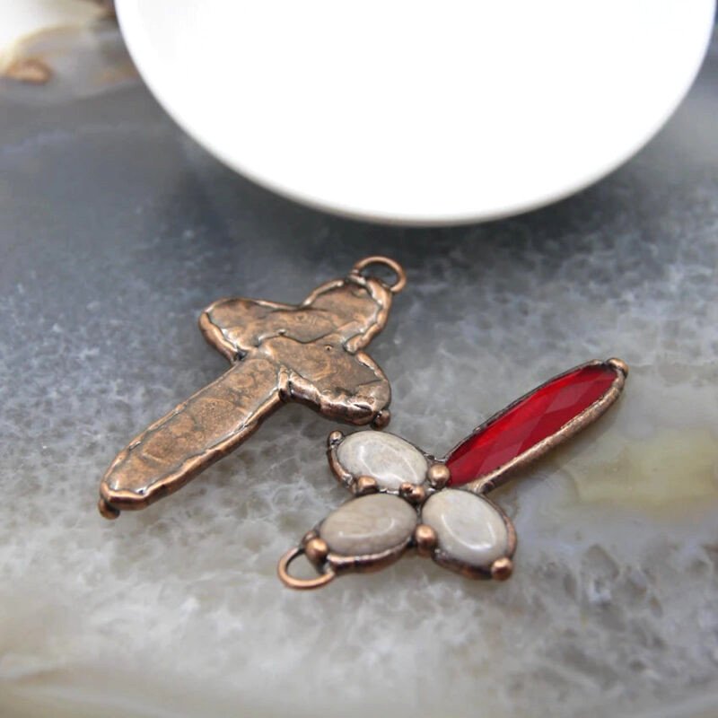 Pendentif Croix Corail 5