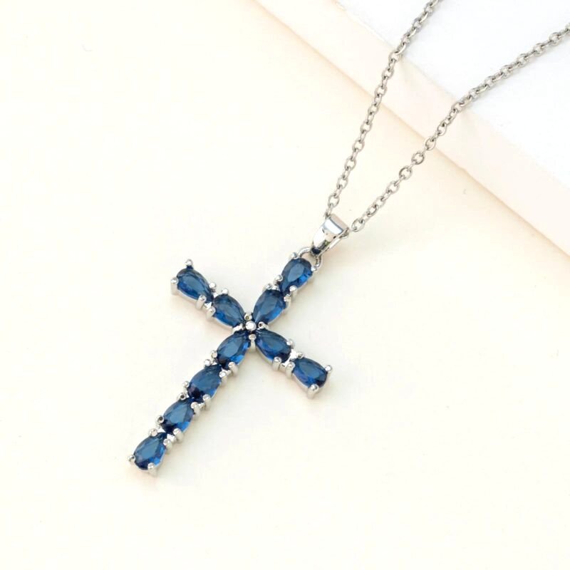 Pendentif Croix Saphir